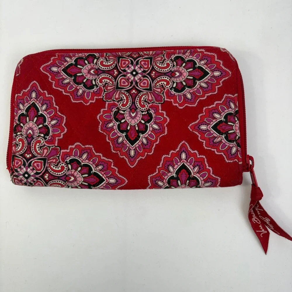 Vera Bradley Retired Frankly Scarlet Quilted Zip Around Wallet Card Holder